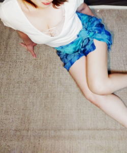 QXg[
